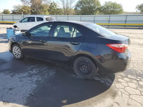 2T1BURHE8JC000742 2018 TOYOTA COROLLA - Image 2