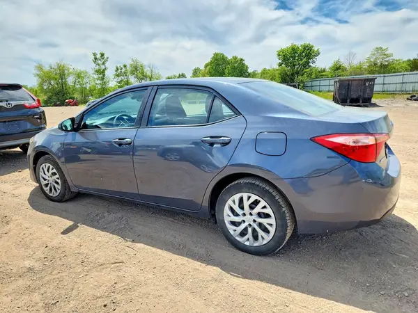 2T1BURHE8JC000871 2018 TOYOTA COROLLA - Image 2