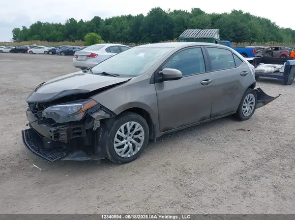 2T1BURHE8JC002717 2018 TOYOTA COROLLA - Image 2