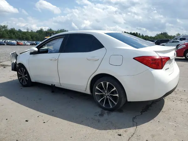 2T1BURHE8JC003334 2018 TOYOTA COROLLA - Image 2