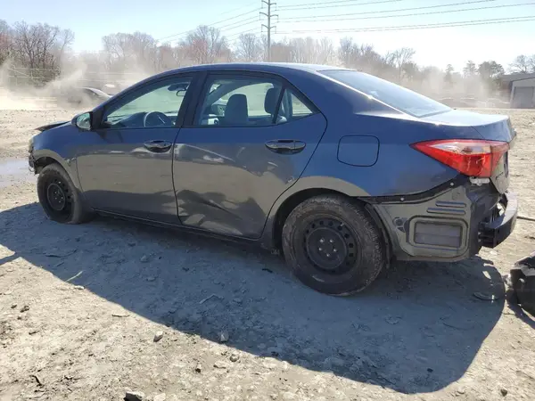 2T1BURHE8JC003754 2018 TOYOTA COROLLA - Image 2