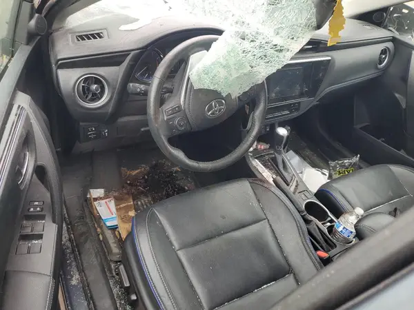 2T1BURHE8JC011059 2018 TOYOTA COROLLA - Image 8