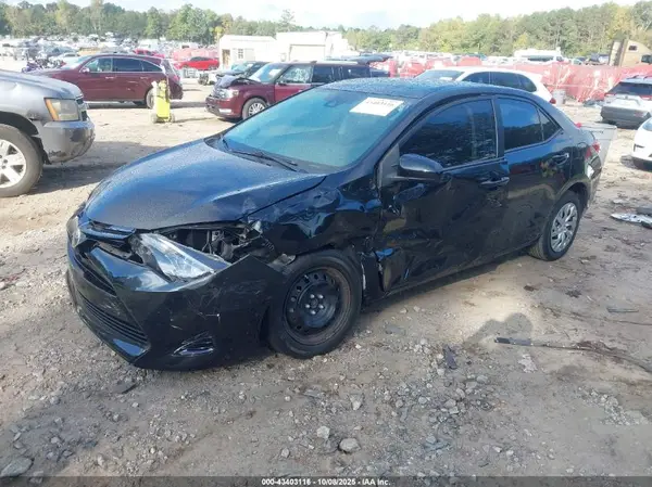 2T1BURHE8JC011207 2018 TOYOTA COROLLA - Image 2