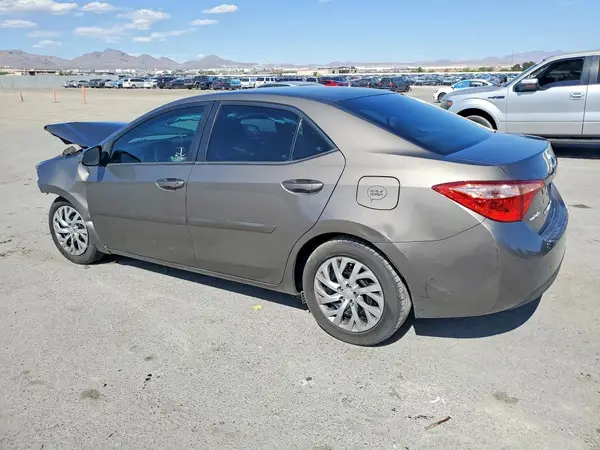 2T1BURHE8JC011255 2018 TOYOTA COROLLA - Image 2