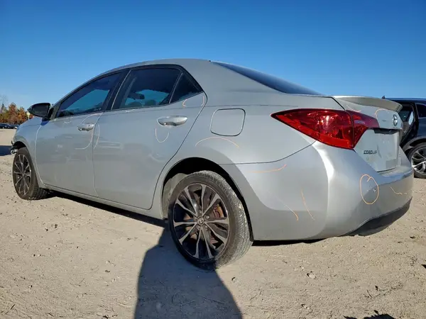 2T1BURHE8JC011868 2018 TOYOTA COROLLA - Image 2
