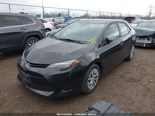 2T1BURHE8JC011966 2018 TOYOTA COROLLA - Image 2