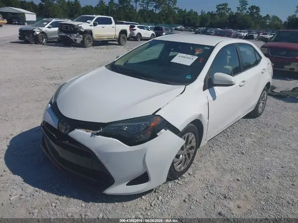 2T1BURHE8JC013717 2018 TOYOTA COROLLA - Image 2