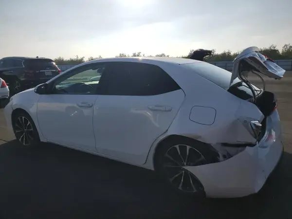 2T1BURHE8JC015659 2018 TOYOTA COROLLA - Image 2