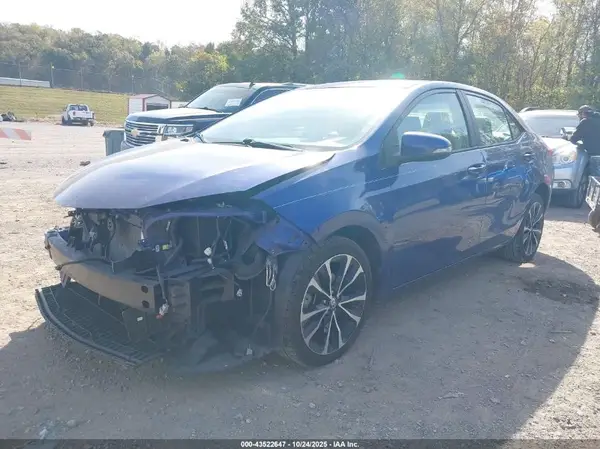 2T1BURHE8JC017623 2018 TOYOTA COROLLA - Image 2
