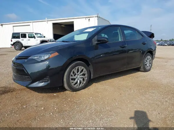2T1BURHE8JC018514 2018 TOYOTA COROLLA - Image 2