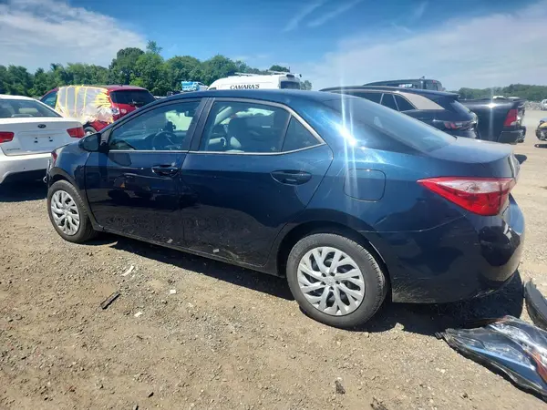 2T1BURHE8JC021378 2018 TOYOTA COROLLA - Image 2