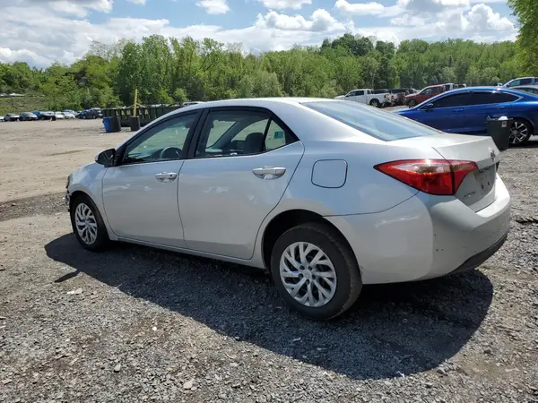 2T1BURHE8JC022675 2018 TOYOTA COROLLA - Image 2
