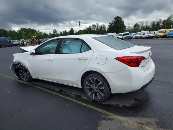 2T1BURHE8JC023860 2018 TOYOTA COROLLA - Image 2
