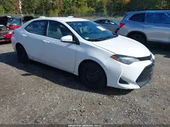 2T1BURHE8JC025933 2018 TOYOTA COROLLA
