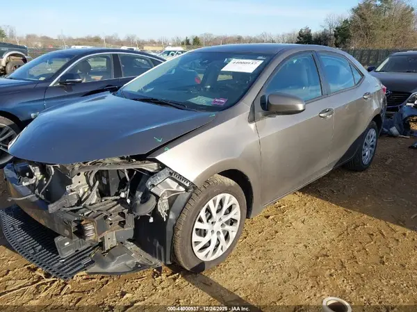 2T1BURHE8JC026466 2018 TOYOTA COROLLA - Image 2