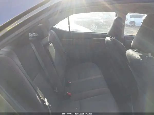 2T1BURHE8JC026466 2018 TOYOTA COROLLA - Image 8