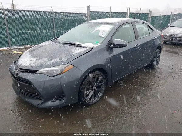 2T1BURHE8JC027097 2018 TOYOTA COROLLA - Image 2