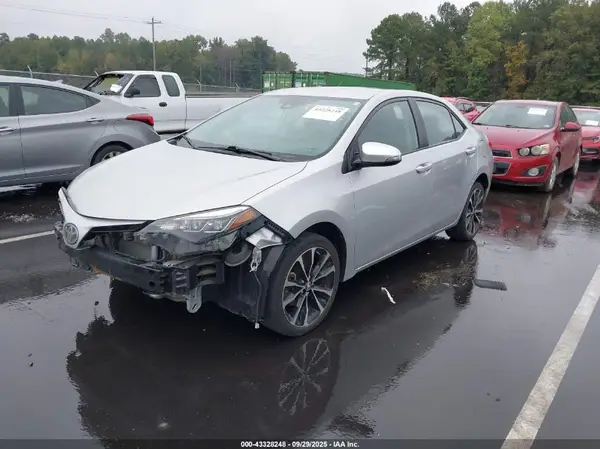 2T1BURHE8JC028959 2018 TOYOTA COROLLA - Image 2