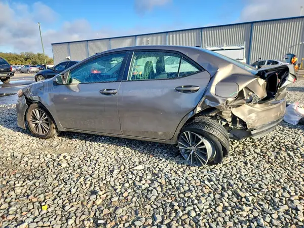 2T1BURHE8JC030923 2018 TOYOTA COROLLA - Image 2