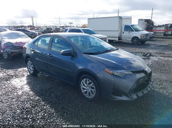 2T1BURHE8JC033904 2018 TOYOTA COROLLA - Image 1
