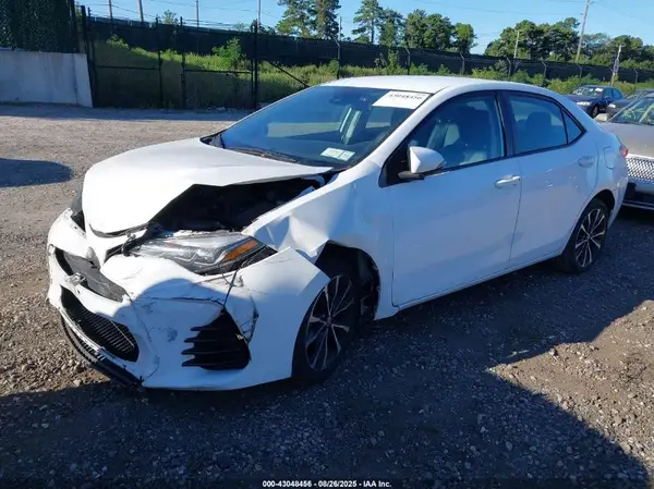 2T1BURHE8JC034454 2018 TOYOTA COROLLA - Image 2