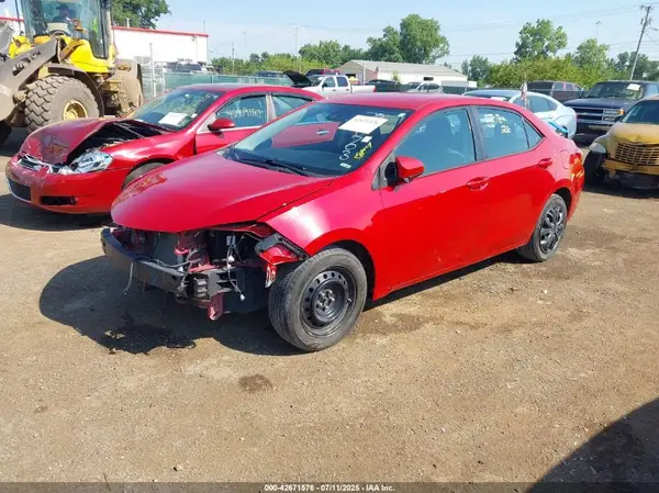 2T1BURHE8JC035703 2018 TOYOTA COROLLA - Image 2