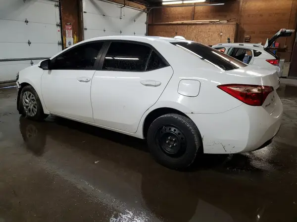 2T1BURHE8JC037838 2018 TOYOTA COROLLA - Image 2