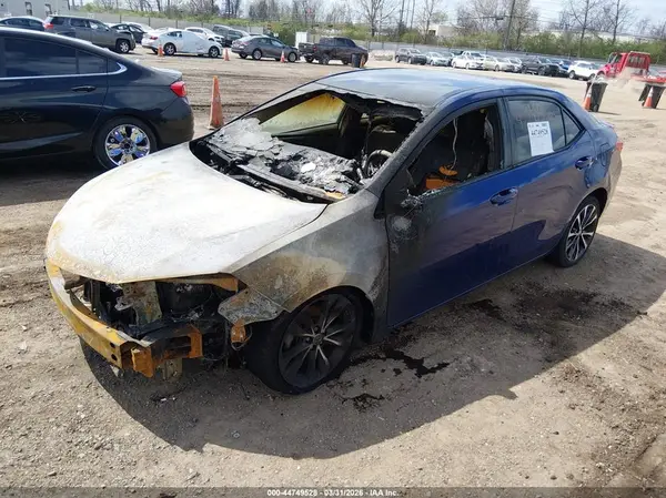 2T1BURHE8JC038696 2018 TOYOTA COROLLA - Image 2