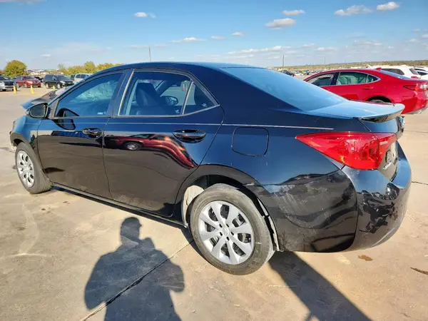 2T1BURHE8JC039105 2018 TOYOTA COROLLA - Image 2
