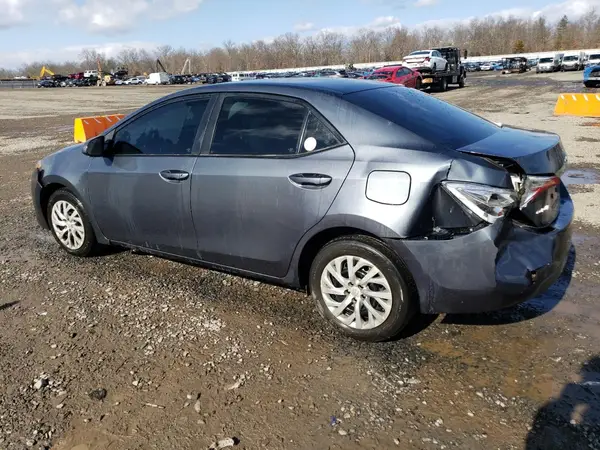 2T1BURHE8JC040061 2018 TOYOTA COROLLA - Image 2