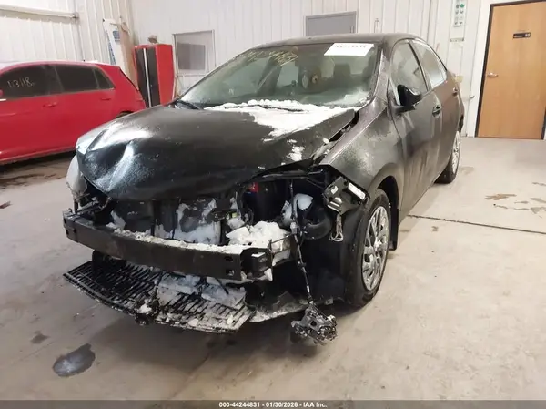 2T1BURHE8JC041484 2018 TOYOTA COROLLA - Image 2
