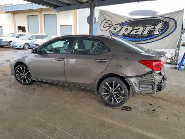 2T1BURHE8JC042229 2018 TOYOTA COROLLA - Image 2
