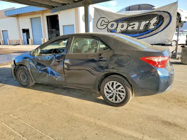 2T1BURHE8JC042411 2018 TOYOTA COROLLA - Image 2