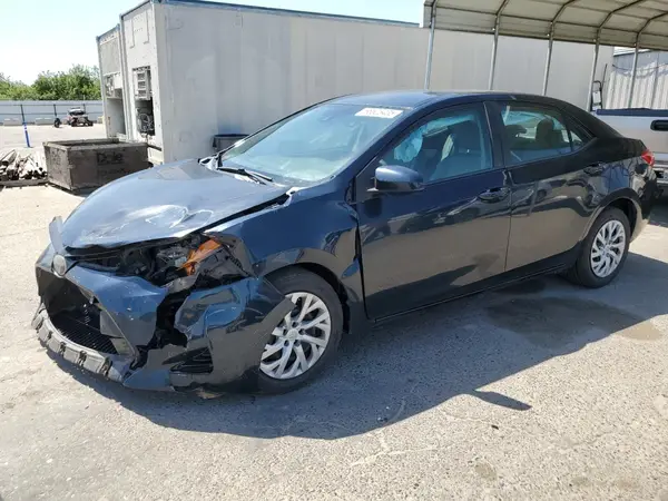 2T1BURHE8JC044868 2018 TOYOTA COROLLA - Image 1