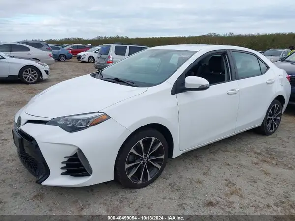 2T1BURHE8JC045230 2018 TOYOTA COROLLA - Image 2