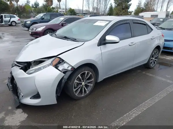 2T1BURHE8JC046460 2018 TOYOTA COROLLA - Image 2