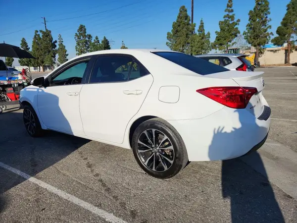 2T1BURHE8JC046510 2018 TOYOTA COROLLA - Image 2