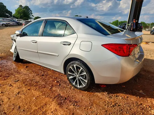2T1BURHE8JC046880 2018 TOYOTA COROLLA - Image 2