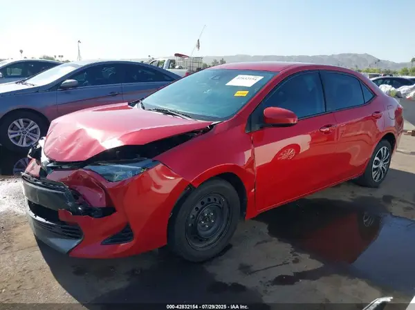 2T1BURHE8JC049665 2018 TOYOTA COROLLA - Image 2