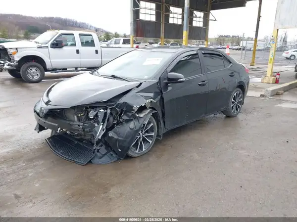 2T1BURHE8JC053991 2018 TOYOTA COROLLA - Image 2