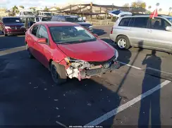 2T1BURHE8JC056888 2018 TOYOTA COROLLA