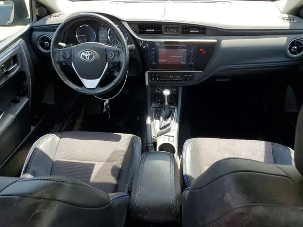 2T1BURHE8JC057104 2018 TOYOTA COROLLA - Image 8