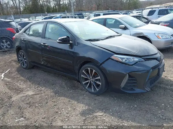 2T1BURHE8JC057331 2018 TOYOTA COROLLA - Image 1