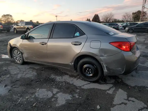 2T1BURHE8JC057474 2018 TOYOTA COROLLA - Image 2