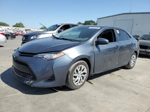 2T1BURHE8JC057703 2018 TOYOTA COROLLA - Image 1