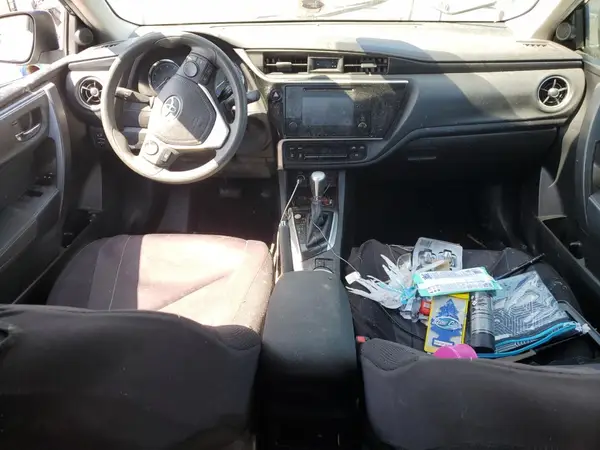 2T1BURHE8JC057703 2018 TOYOTA COROLLA - Image 8