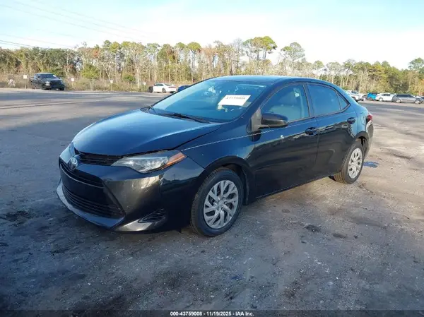 2T1BURHE8JC058446 2018 TOYOTA COROLLA - Image 2