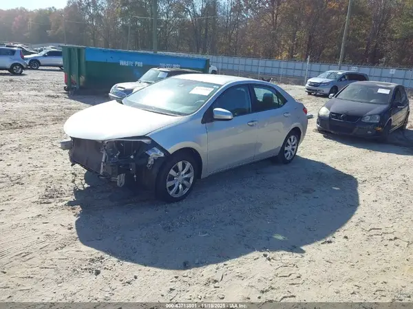 2T1BURHE8JC061976 2018 TOYOTA COROLLA - Image 2