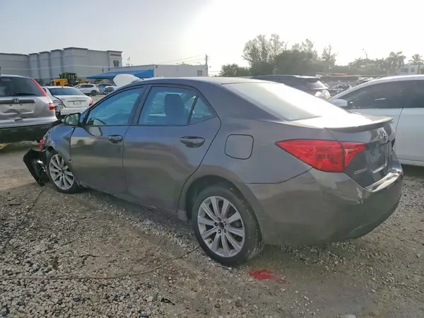 2T1BURHE8JC064019 2018 TOYOTA COROLLA - Image 2