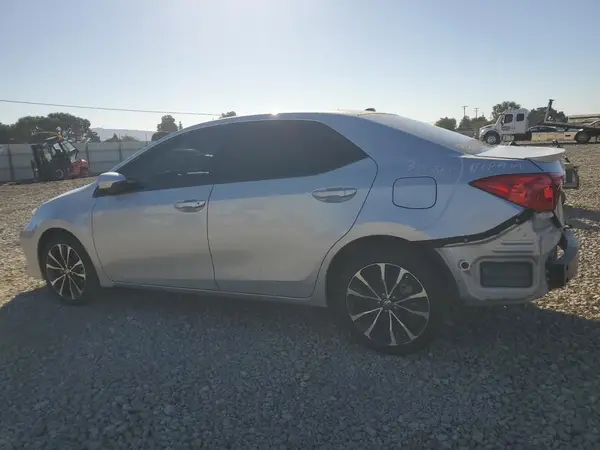 2T1BURHE8JC070385 2018 TOYOTA COROLLA - Image 2
